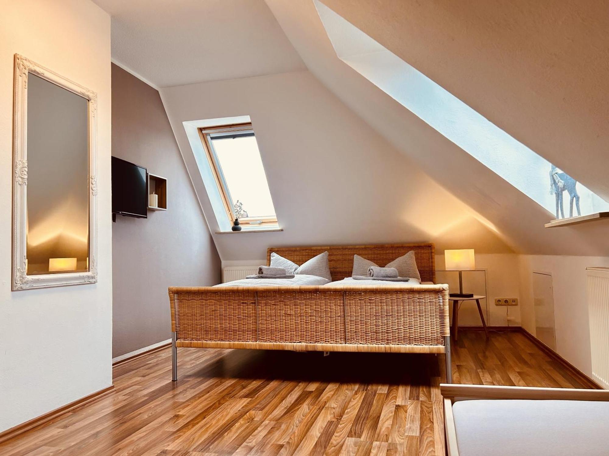 Casa Rehse: Modern With Self-check-in & Free Parking Apartment